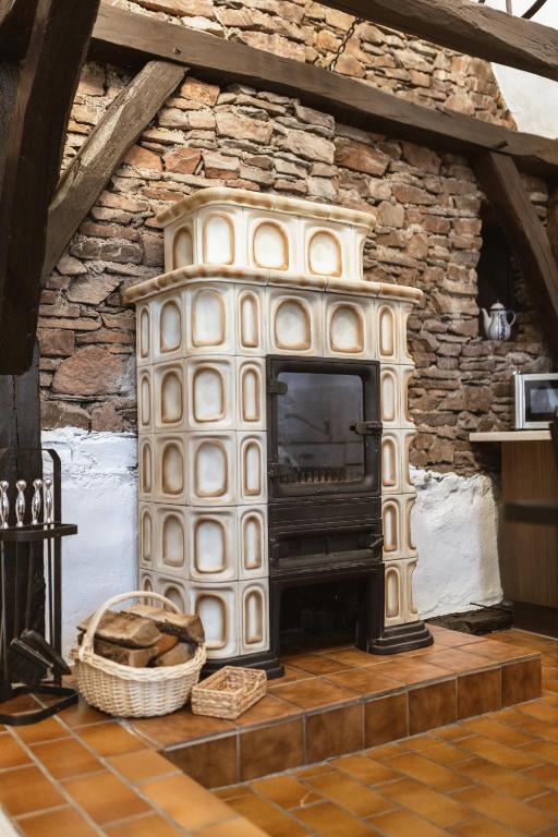 Zur Alten Weinkelter - Bezauberndes Fachwerkhaus Aus Der Spaetgotik Von 1451 - Top Lage Fuer Aktivitaeten - Fahrradkeller Ellenz-Poltersdorf Exterior foto